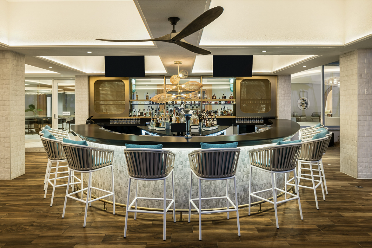 Crowne Plaza Resort in Guam, photograph 3 of 4